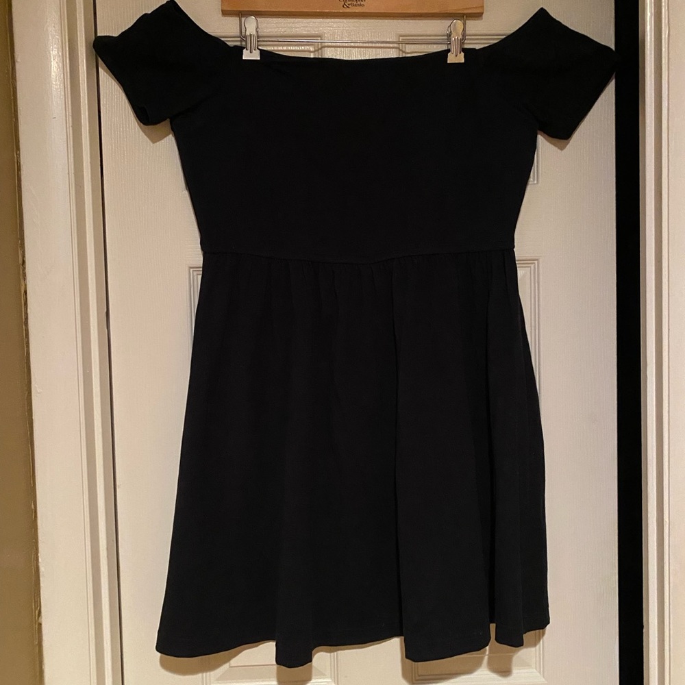 WhoWhatWear Black Spandex Ofd-the-Shoulder Dress